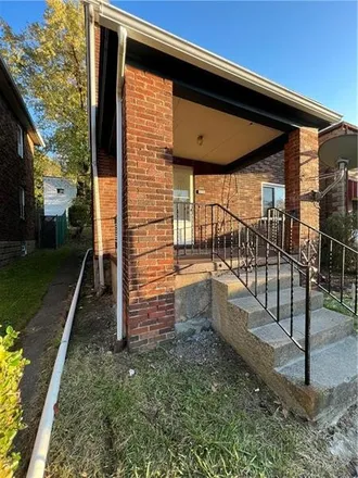 Image 2 - 2068 Boggs Avenue, Wilkinsburg, PA 15221, USA - House for sale