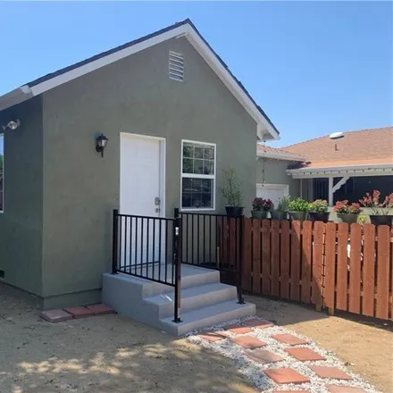 Image 1 - 7695 Claybeck Avenue, Los Angeles, CA 91505, USA - House for rent