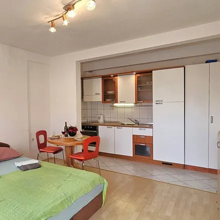 Rent this studio apartment on 21400 Grad Supetar