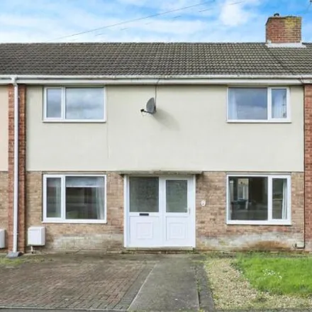 Buy this 3 bed townhouse on 14 Leeds Road in Shireoaks, S81 8PD