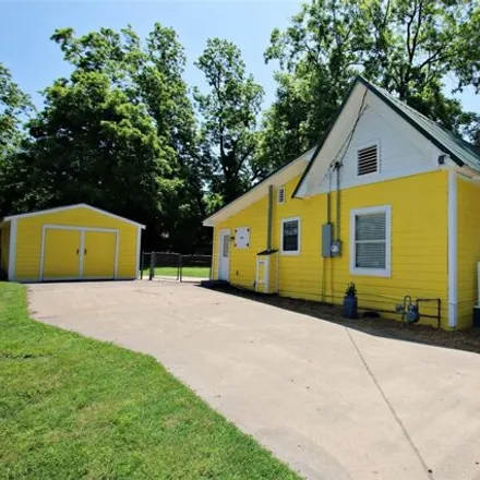 Buy this 2 bed house on College Street in Emory, Rains County