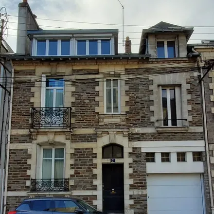 Rent this 9 bed apartment on 6 Rue de la Commune in 44000 Nantes, France