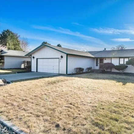 Buy this 3 bed house on 2417 Michael Avenue in Richland, WA 99352