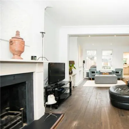 Image 3 - 57 Church Avenue, London, SW14 8NL, United Kingdom - Townhouse for sale