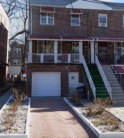 Buy this 4 bed duplex on 3316 Pearsall Avenue in New York, NY 10469