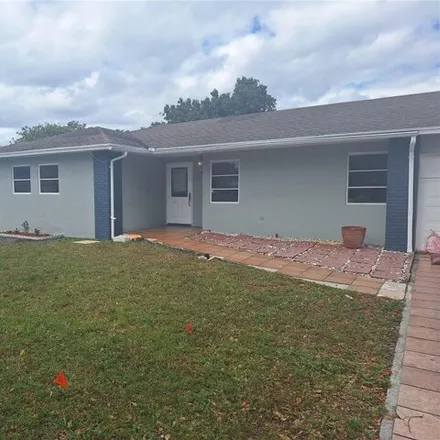 Image 4 - 2423 Dunhill Avenue, Miramar, FL 33025, USA - House for sale