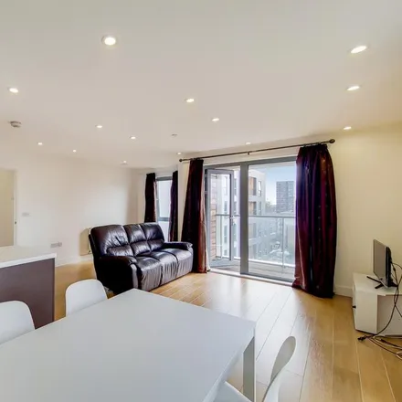 Image 1 - Wilson Tower, 16 Christian Street, St. George in the East, London, E1 1SE, United Kingdom - Apartment for rent