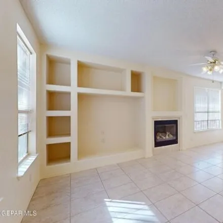 Image 7 - 298 Victor Clark, El Paso, TX 79912, USA - House for sale
