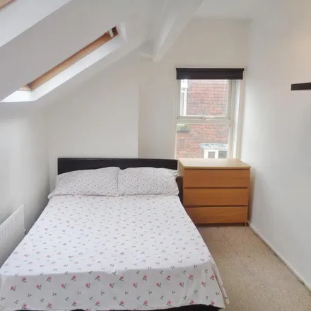 Rent this 2 bed townhouse on Woodville Terrace in Horsforth, LS18 5BZ