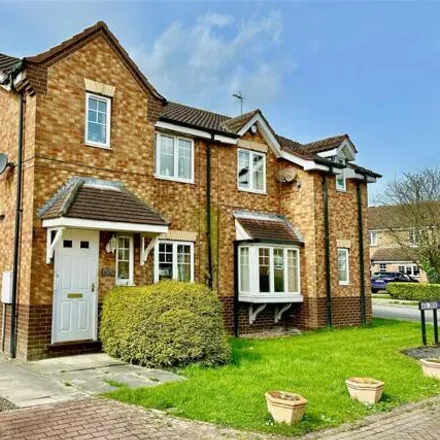Buy this 3 bed duplex on Basil Drive in East Riding of Yorkshire, HU17 8WF