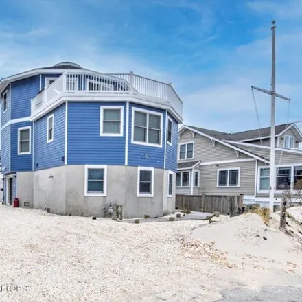 Rent this 3 bed house on 424 E Longport Ave in Ocean Gate, New Jersey