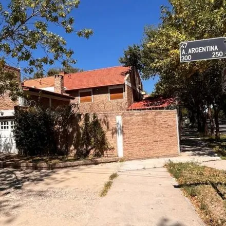 Buy this 3 bed house on Antártida Argentina 252 in Parque Norte, Cipolletti