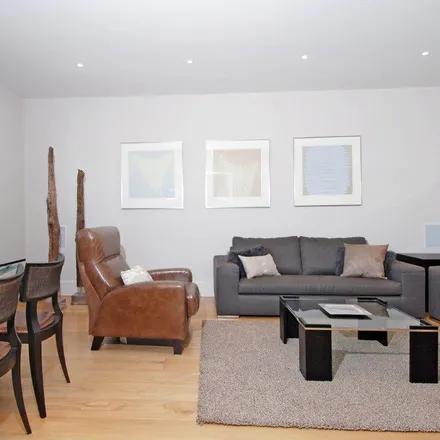 Rent this 2 bed apartment on Queen's Gate Gardens in London, SW7 4PD