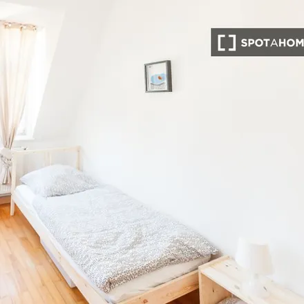 Rent this 4 bed room on Nymphenburger Straße 112 in 80636 Munich, Germany