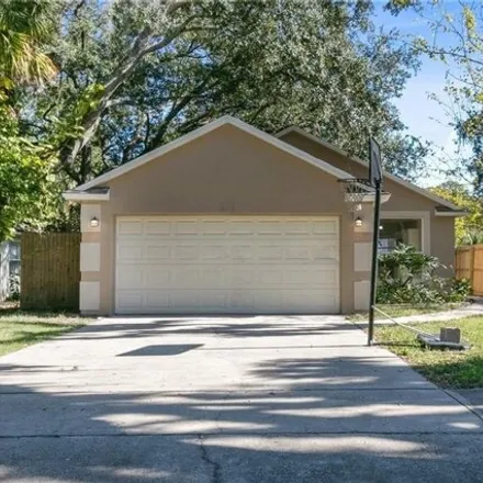 Rent this 3 bed house on 639 Cypress Avenue in Sanlanta, Sanford