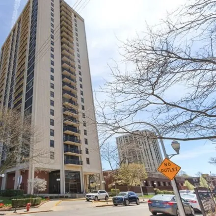 Buy this 1 bed condo on Stratford Mall in 2605-2615 South Indiana Avenue, Chicago