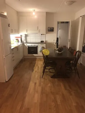 Rent this 3 bed condo on Patentgatan 18 in 722 26 Västerås, Sweden