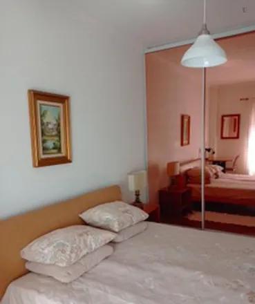 Image 2 - Sacolão, Avenida do Oceano 45, 2825-450 Costa da Caparica, Portugal - Apartment for rent