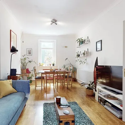 Rent this 3 bed apartment on 97 St. Paul's Road in London, N1 2LH