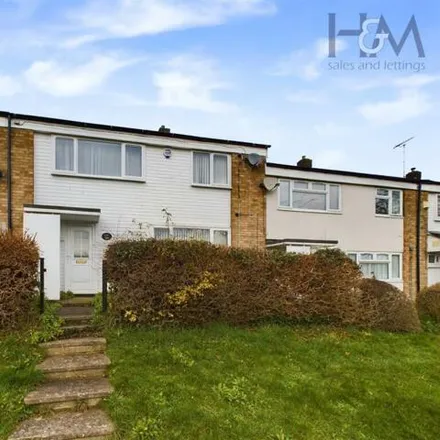Buy this 3 bed townhouse on Vardon Road in Stevenage, SG1 5PY