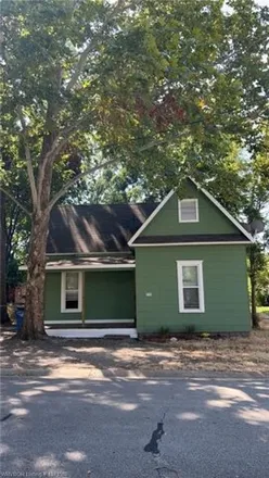 Buy this studio house on South F Street in Fort Smith, AR 72901