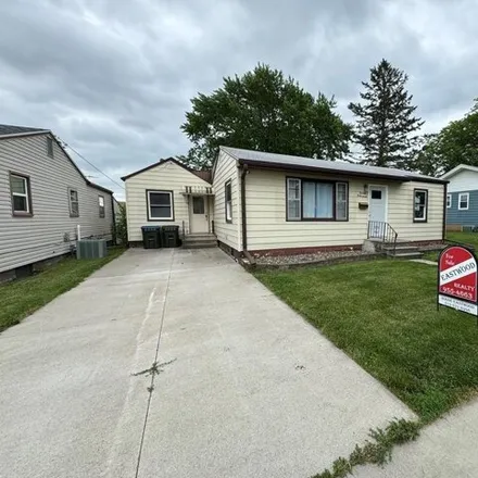 Buy this 3 bed house on 1347 S 28th St in Fort Dodge, Iowa