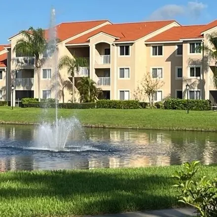 Rent this 2 bed condo on 1590 S 42nd Cir Apt 310 in Vero Beach, Florida