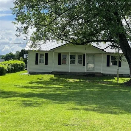 Buy this 3 bed house on 10870 WV 2 in Beale, Mason County