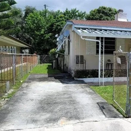 Image 7 - 159 E 7th St, Hialeah, Florida, 33010 - House for sale