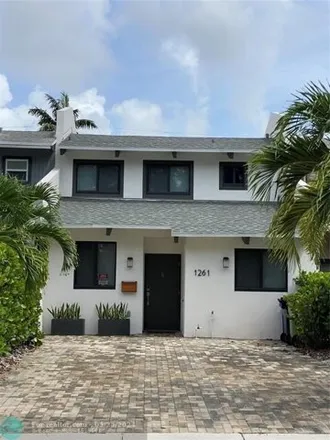 Buy this 2 bed house on Southeast 13th Avenue in Fort Lauderdale, FL 33301