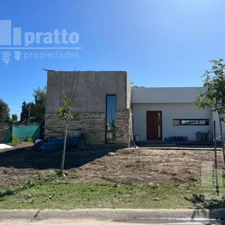 Buy this 4 bed house on Boulevard de Todos los Santos in Partido de Tigre, Dique Luján