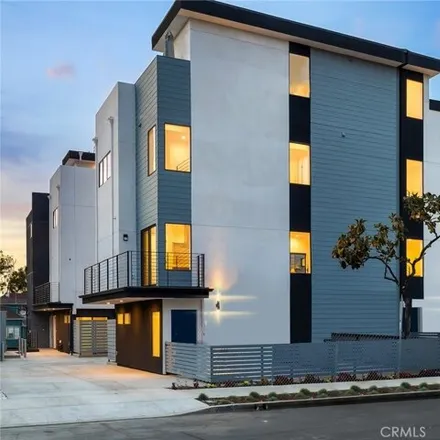 Image 1 - West 6th Street, Los Angeles, CA 90057, USA - House for rent