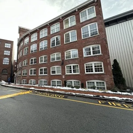 Image 2 - Lowell Manufacturing Company, Palmer Street, Lowell, MA 01850, USA - Condo for rent