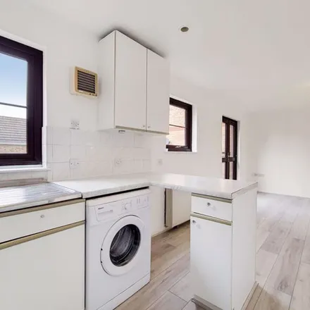 Rent this 2 bed apartment on Pembroke Road in London, E6 5XG