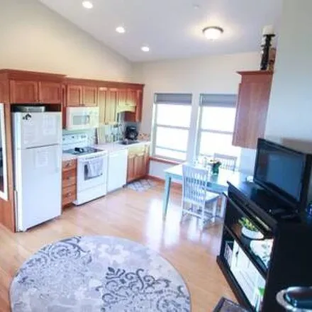 Rent this 3 bed apartment on Astoria in OR, 97103