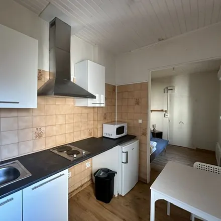 Image 6 - 17 Avenue Léon Gambetta, 82000 Montauban, France - Apartment for rent