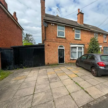 Rent this 3 bed duplex on Uppingham Road in Leicester, LE5 4BP
