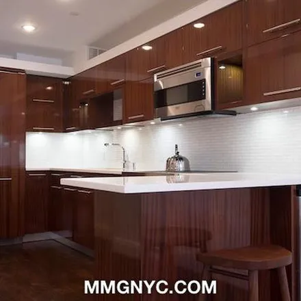 Rent this 3 bed apartment on Crystal Pavilion in 805 3rd Avenue, New York