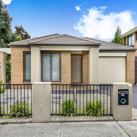 Rent this 3 bed apartment on Armidale Drive in Pakenham VIC 3810, Australia