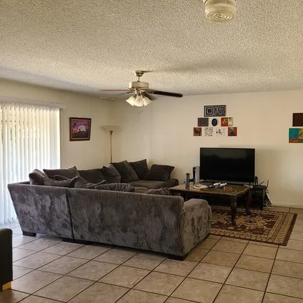 Image 7 - 1418 E Broadmor Dr - House for rent