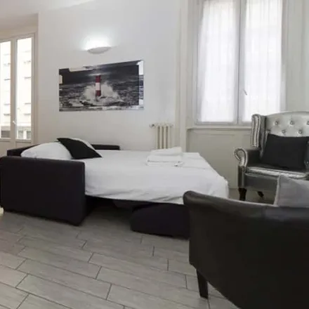 Image 7 - Victoria's Secret, Viale Tunisia, 20219 Milan MI, Italy - Apartment for rent