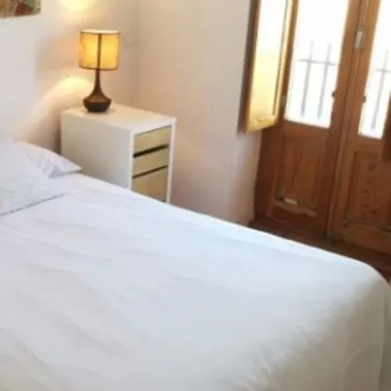 Rent this 2 bed apartment on Madrid in Templete Cantaor José Menese, Plaza Huarte de San Juan