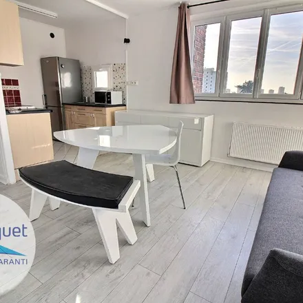 Image 1 - 1 Avenue Paul Vaillant-Couturier, 94800 Villejuif, France - Apartment for rent