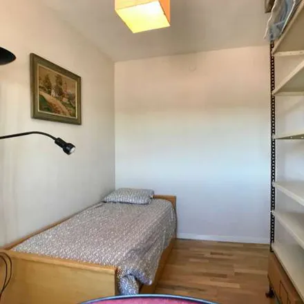 Image 2 - Calle de Carballido, 28011 Madrid, Spain - Apartment for rent
