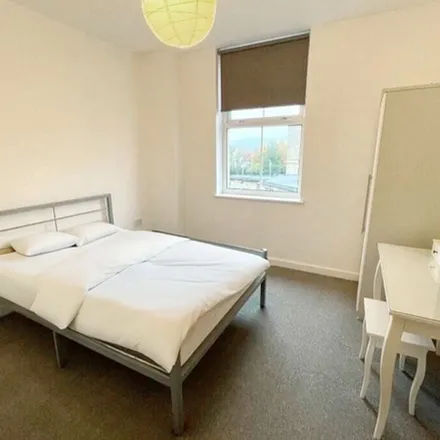 Rent this 2 bed apartment on Albert Terrace Road in Sheffield, S6 3DH