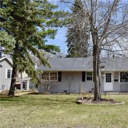 Image 1 - 330 Kneale Avenue, Thief River Falls, MN 56701, USA - House for sale