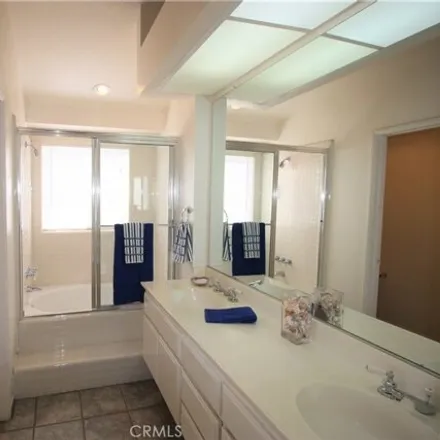 Image 7 - 66, 68, 70, 72, 74, 76, 78, 80 Magellan Aisle, Irvine, CA 92620, USA - Condo for rent