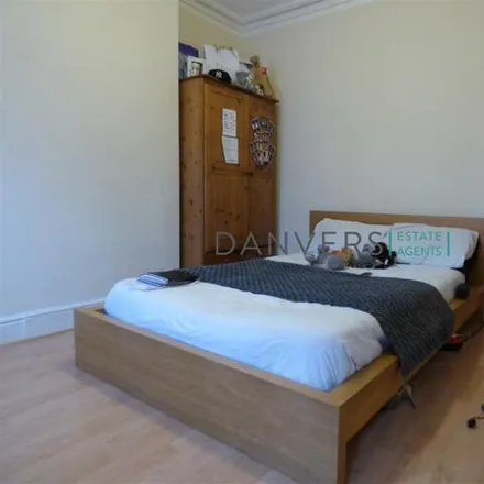 Rent this 3 bed townhouse on Paton Street in Leicester, LE3 0BT