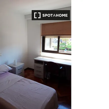 Rent this 3 bed room on B the travel brand in Avenida de Niza, 28022 Madrid
