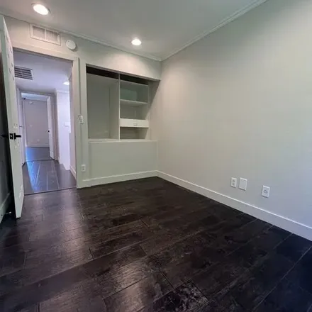 Image 9 - 2240 South Bentley Avenue, Los Angeles, CA 90064, USA - Townhouse for rent